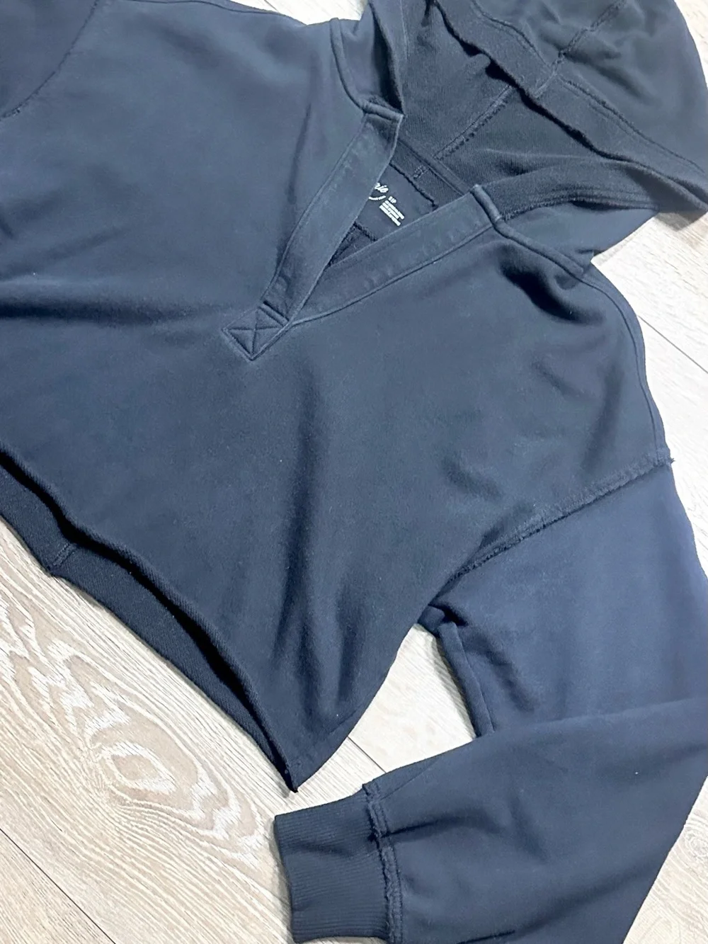 Aerie V-Neck Cropped Pullover Hoodie